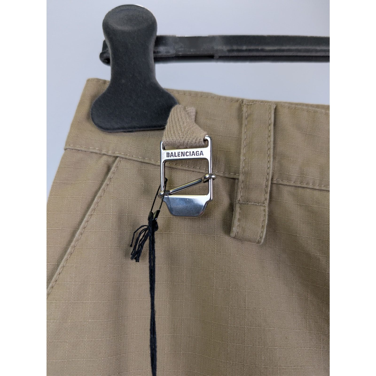 Balenciaga o1rshd1 Cotton Ripstop Patched Cargo Pants in Beige Size US 26 / EU 42 - 6 Thumbnail