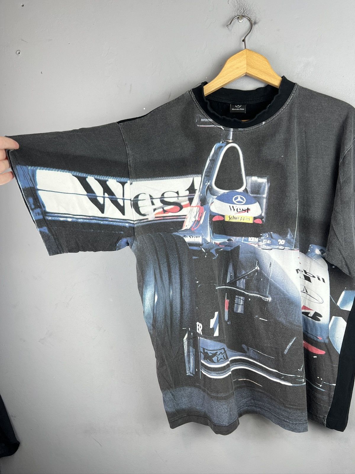 Mercedes-Benz 90s Vintage Mika Hakkinen Mercedes Benz F1 Racing T-Shirt Size US XL / EU 56 / 4 - 5 Thumbnail