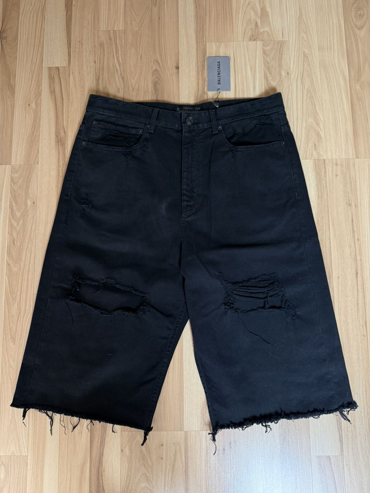Balenciaga Balenciaga denim shorts distressed Size US 34 / EU 50 - 1 Thumbnail