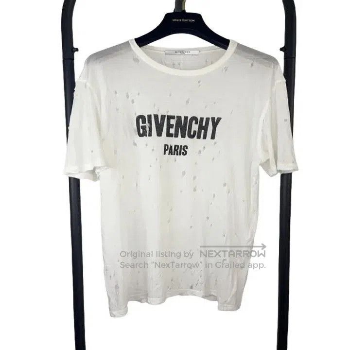 Givenchy Givenchy Distressed Letter Print Round Neck T-Shirt. Size US XS / EU 42 / 0 - 1 Thumbnail