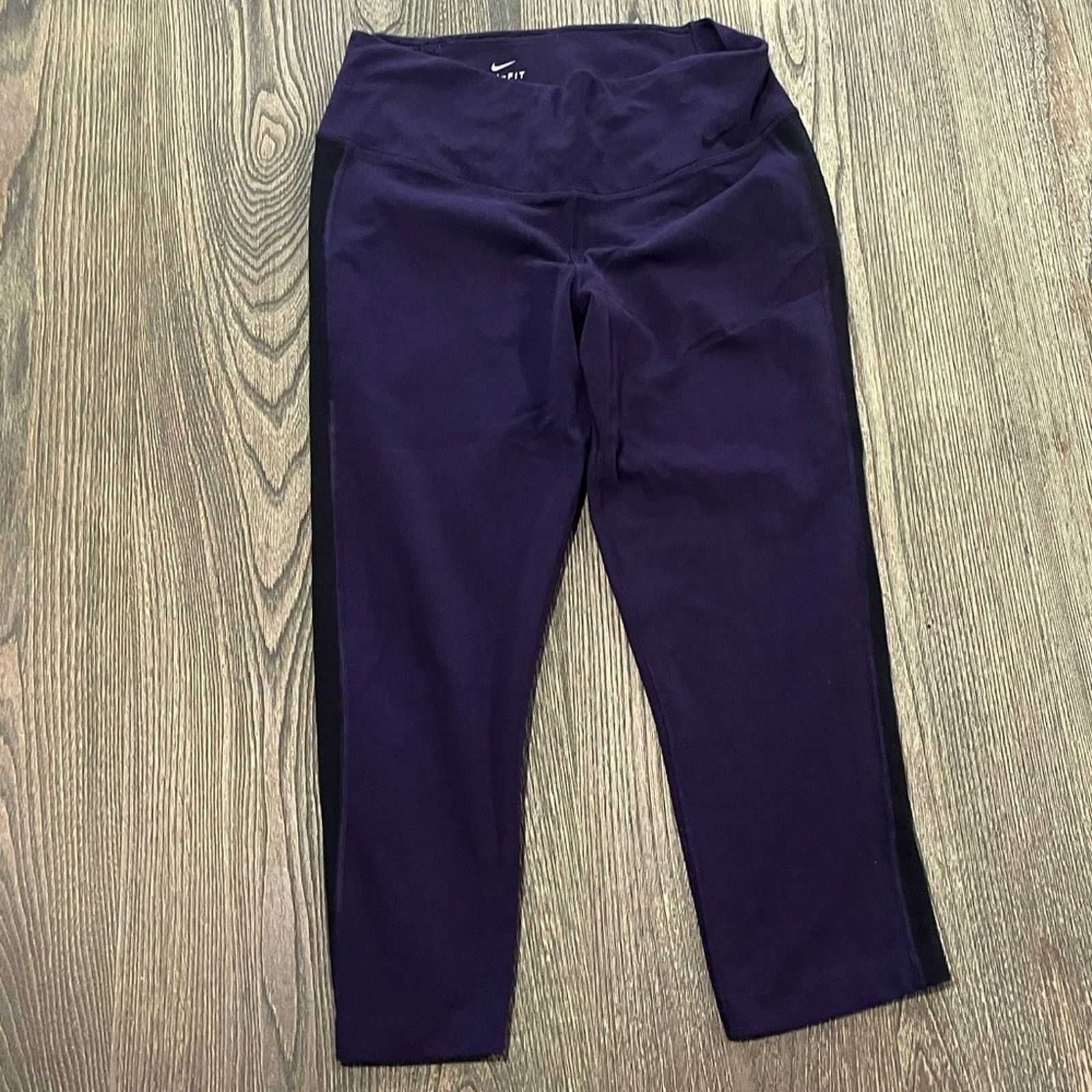 Nike Nike Pants Dri Fit Leggings Mid Rise Athletic Cropped Size M Size 27" / US 4 / IT 40 - 1 Thumbnail