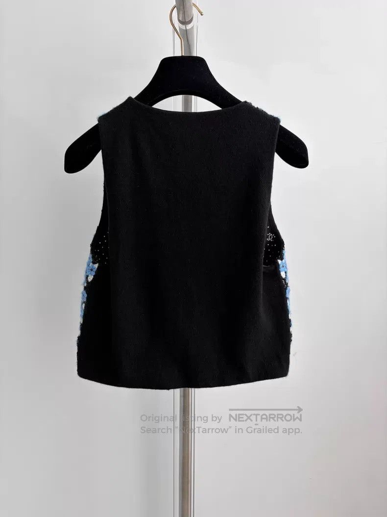 Chanel Chanel Blue flower sequin cashmere vest Size XXS / US 00 / IT 34 - 2 Thumbnail