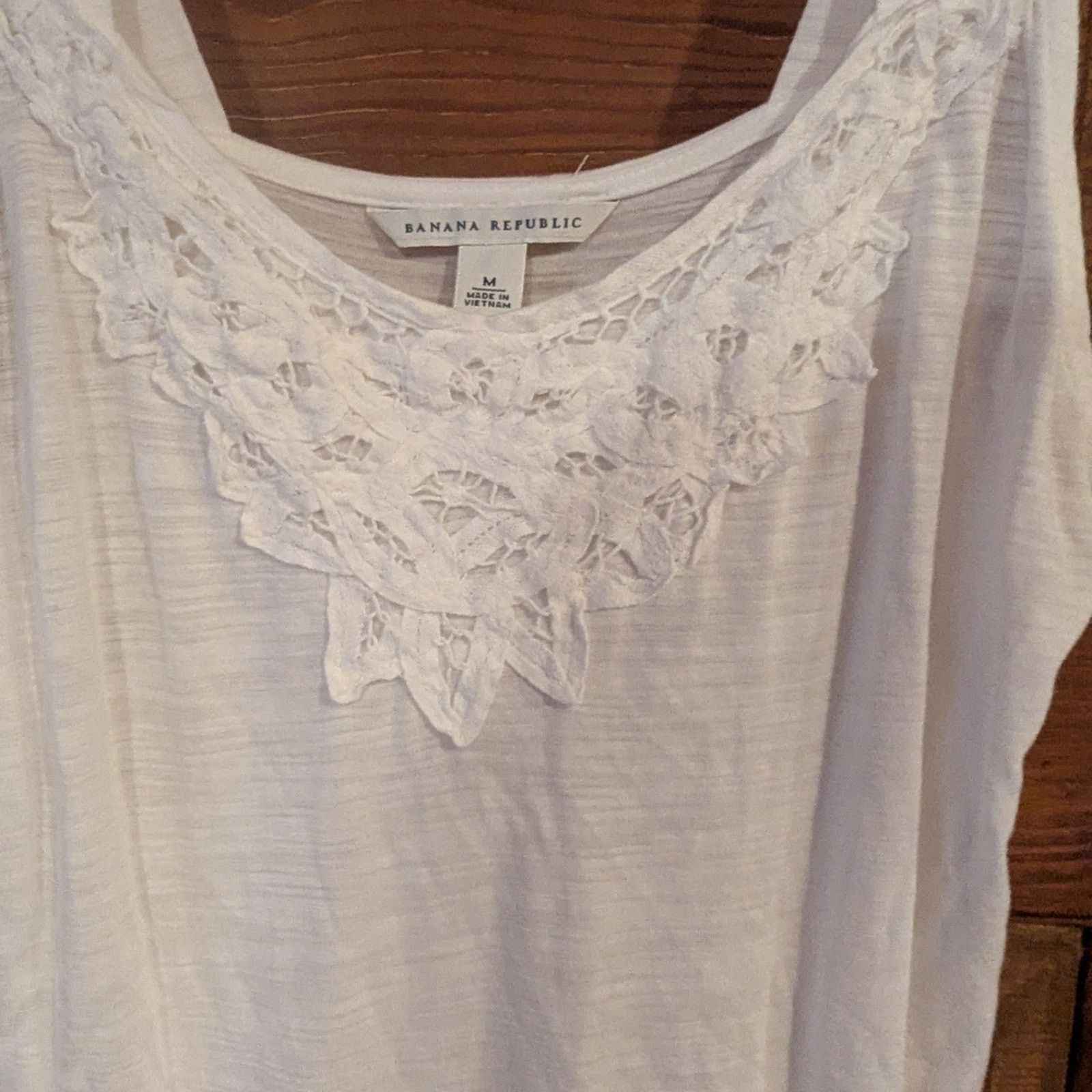 Banana Republic Banana Republic White Embellished Fitted Tank Top Size M / US 6-8 / IT 42-44 - 3 Thumbnail