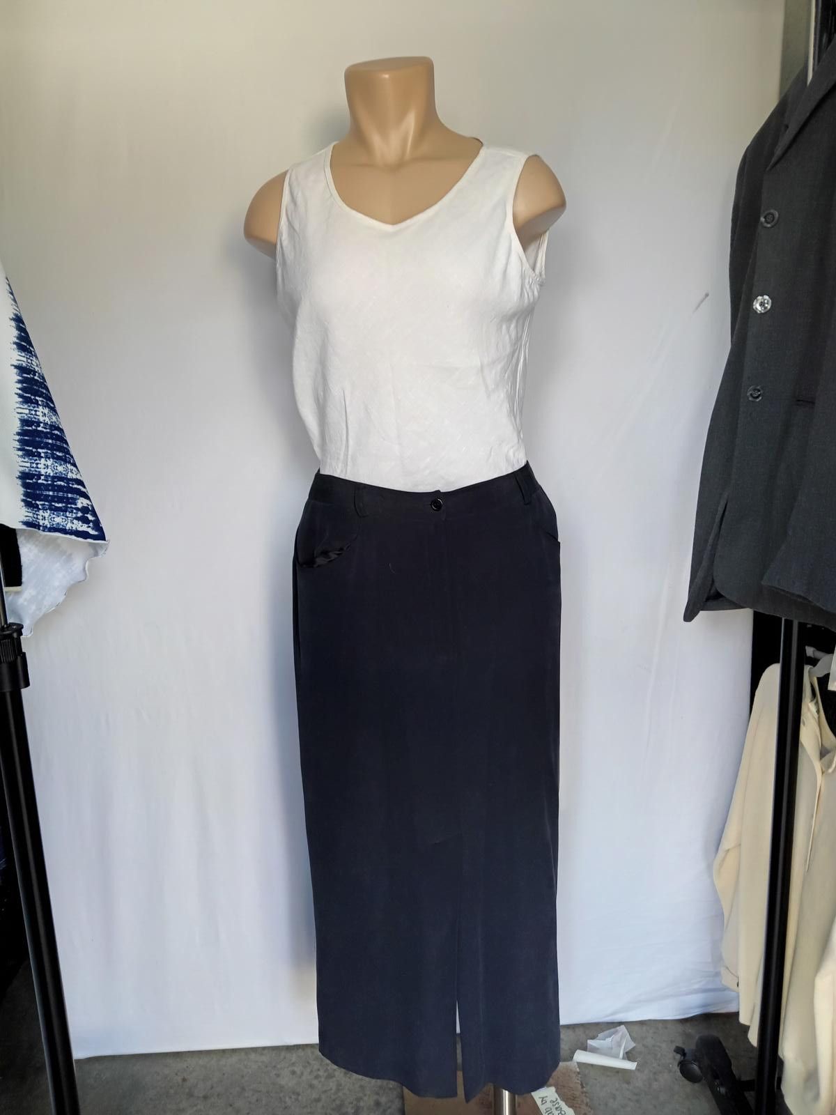 Designer Elegant Black Two-Piece Suit Set Size M / US 6-8 / IT 42-44 - 3 Thumbnail