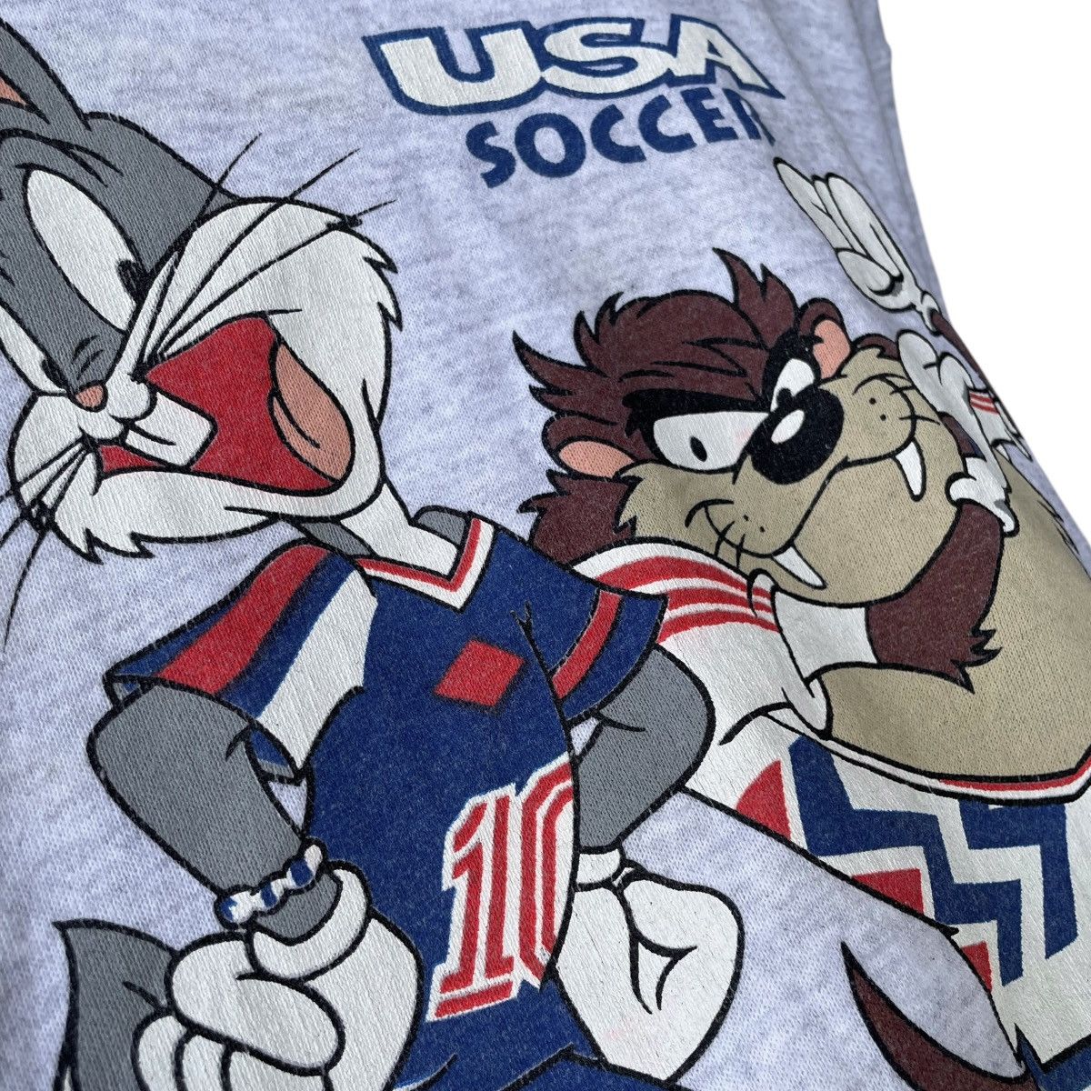 Warner Bros Looney Tunes Bugs & Taz Vintage 1993 USA Soccer Sweatshirt Size US L / EU 52-54 / 3 - 6 Thumbnail