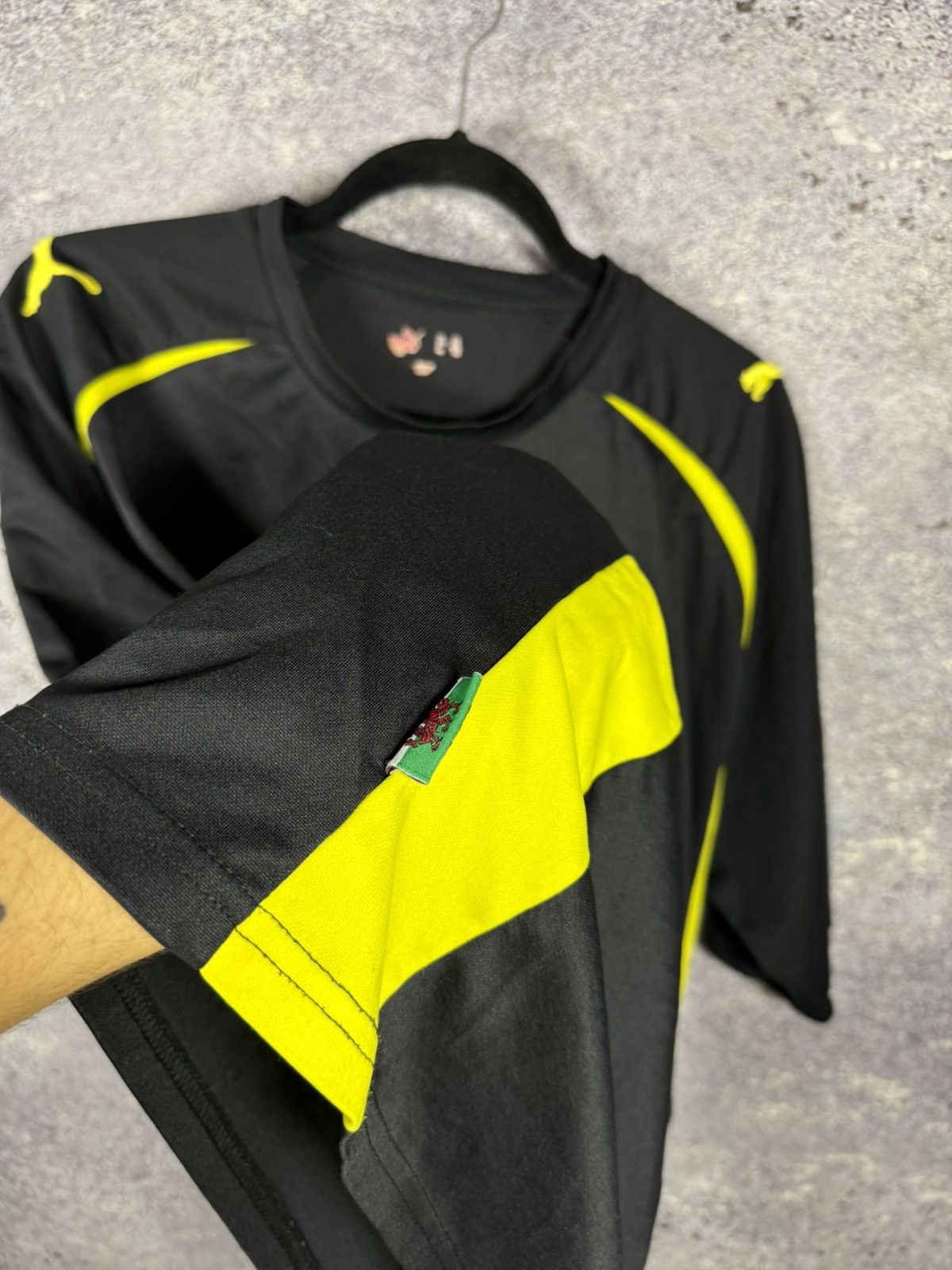Puma Vintage Cardiff City 2010/11 Away Puma Soccer Jersey 2XL sz Size US XXL / EU 58 / 5 - 7 Thumbnail