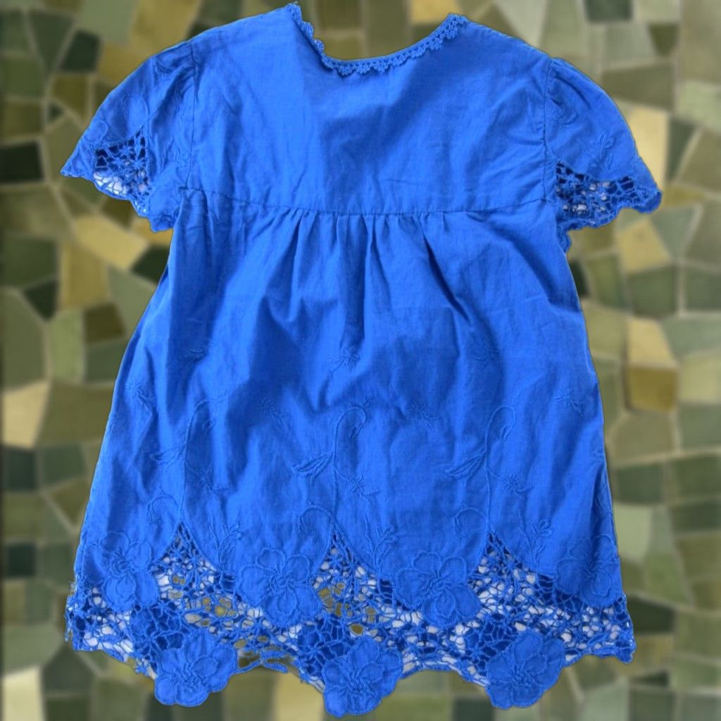 Anthropologie Vanessa Virginia Anthropologie Cotton Blue Embroidered V-Neck Peasant Blouse 2 Size XS / US 0-2 / IT 36-38 - 1 Thumbnail