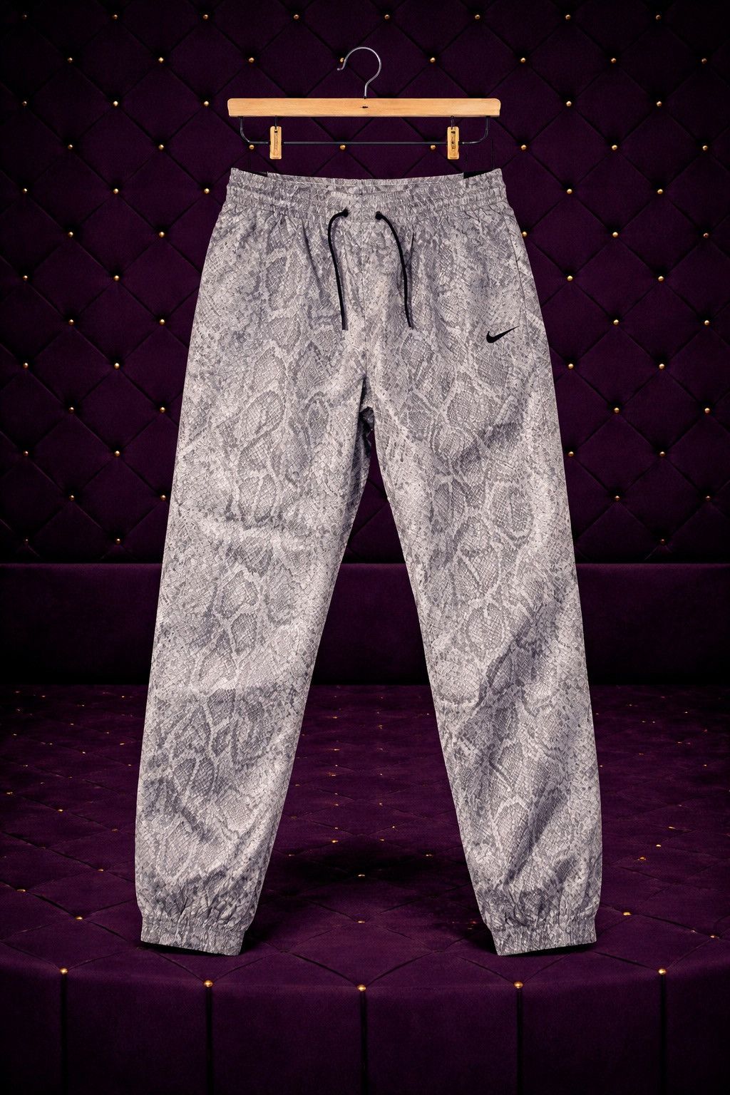 Nike NIKE PAISLEY ALLOVER PRINT JOGGER SWEATPANTS Size US 32 / EU 48 - 1 Preview