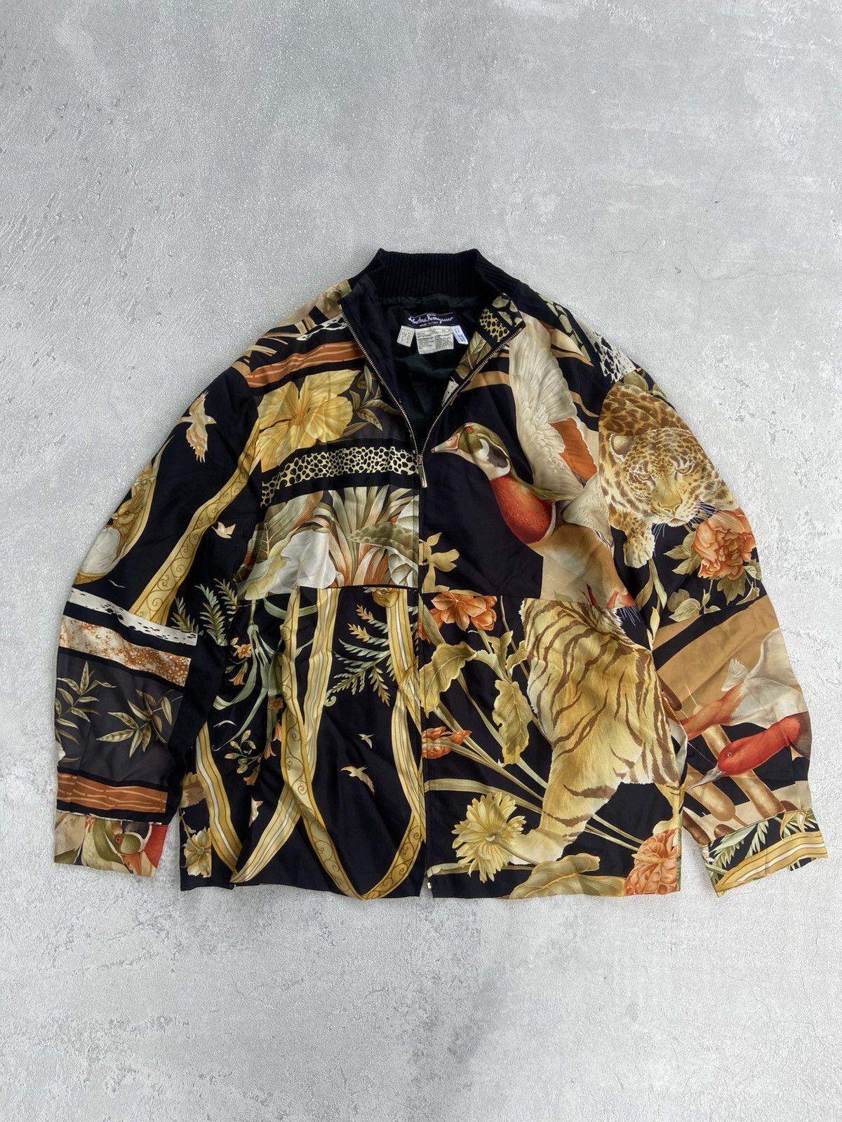 Salvatore Ferragamo Vintage Salvatore Ferragamo 90's Full Print Luxury Jacket Size US L / EU 52-54 / 3 - 1 Thumbnail