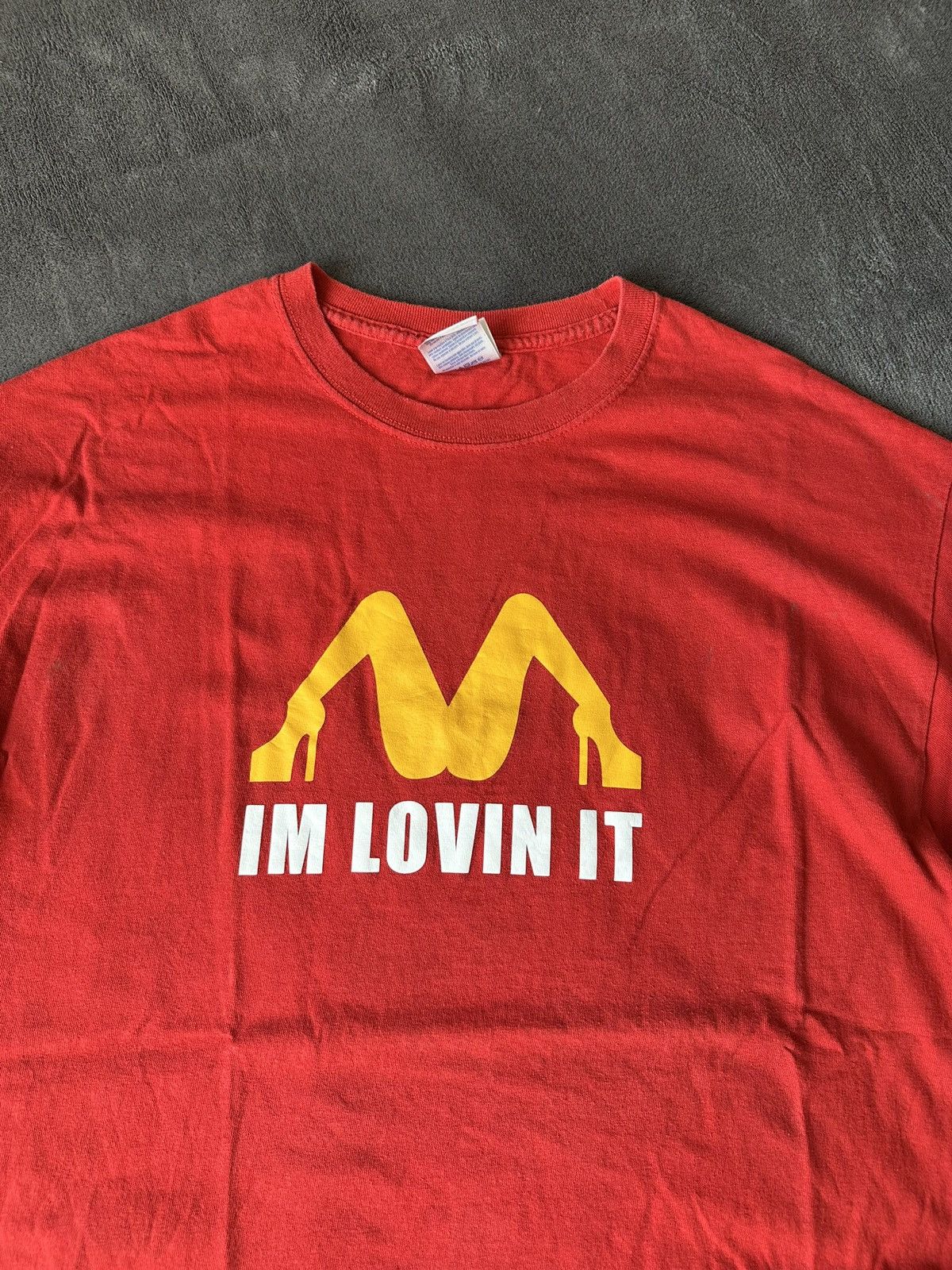 Vintage IM LOVIN IT Crazy Humour Tee Size L Size US L / EU 52-54 / 3 - 5 Thumbnail