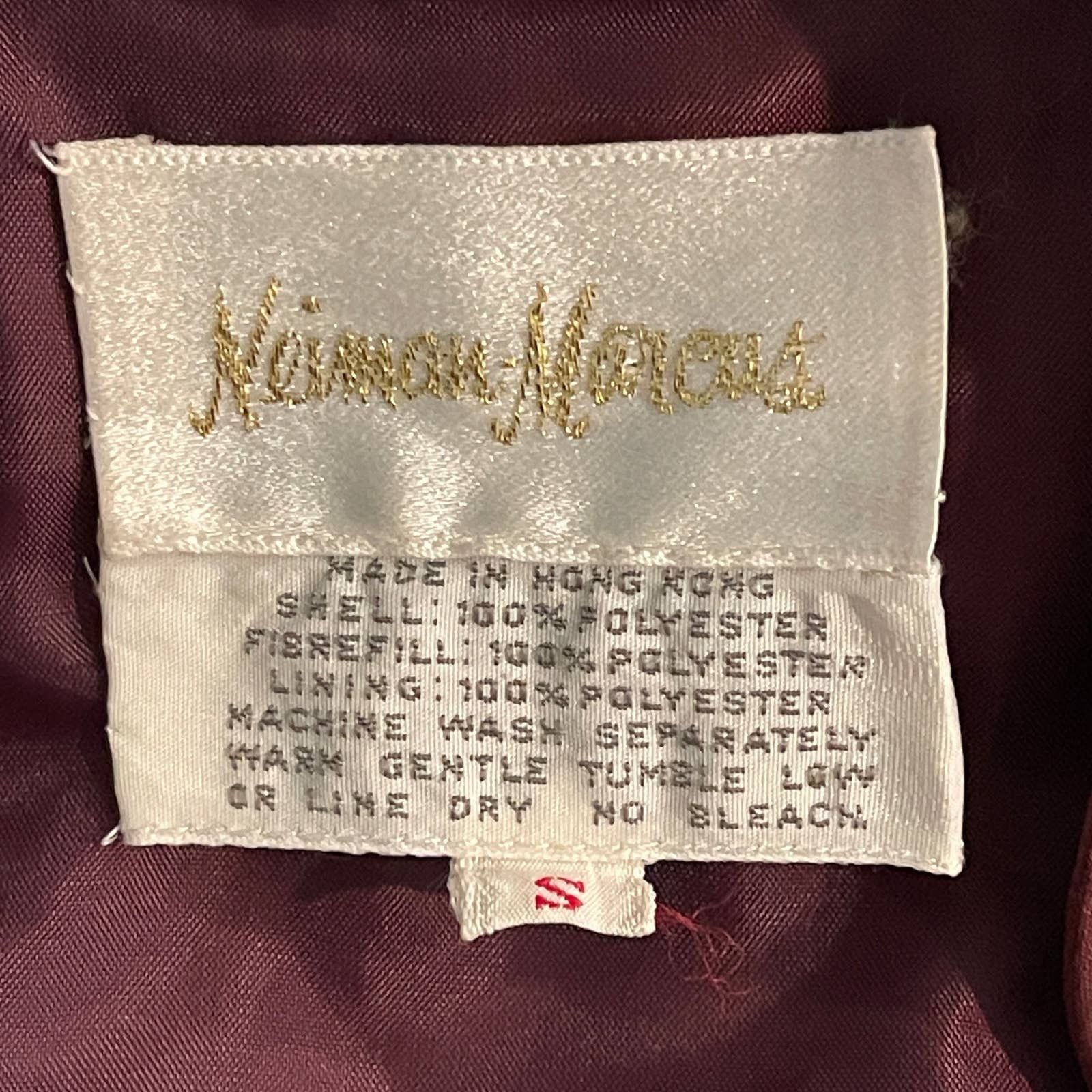 Neiman Marcus VINTAGE 70s Neiman Marcus Quilted Satin Robe Size Small Size ONE SIZE - 3 Thumbnail