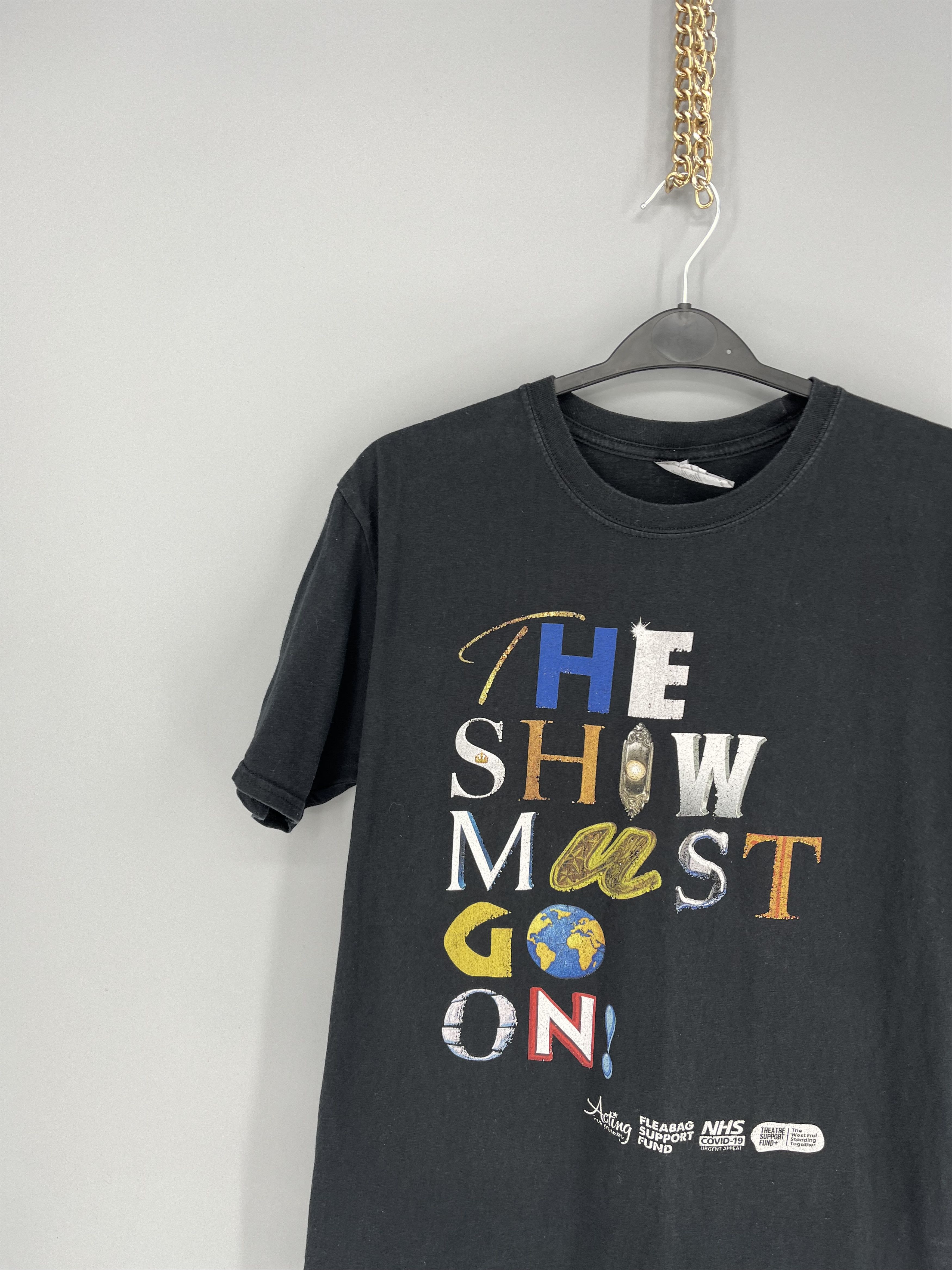 Band Tees Vintage 90s Queen ‘The Show Must Go On’ Rock Band T-Shirt Size US L / EU 52-54 / 3 - 4 Thumbnail