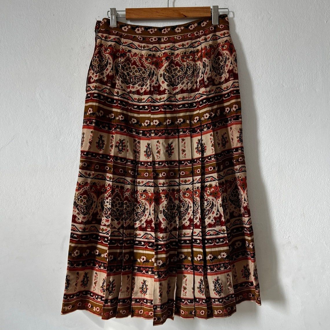 Vintage Vintage 70s Earthy Paisley Midi Skirt Size 30" / US 8 / IT 44 - 8 Thumbnail