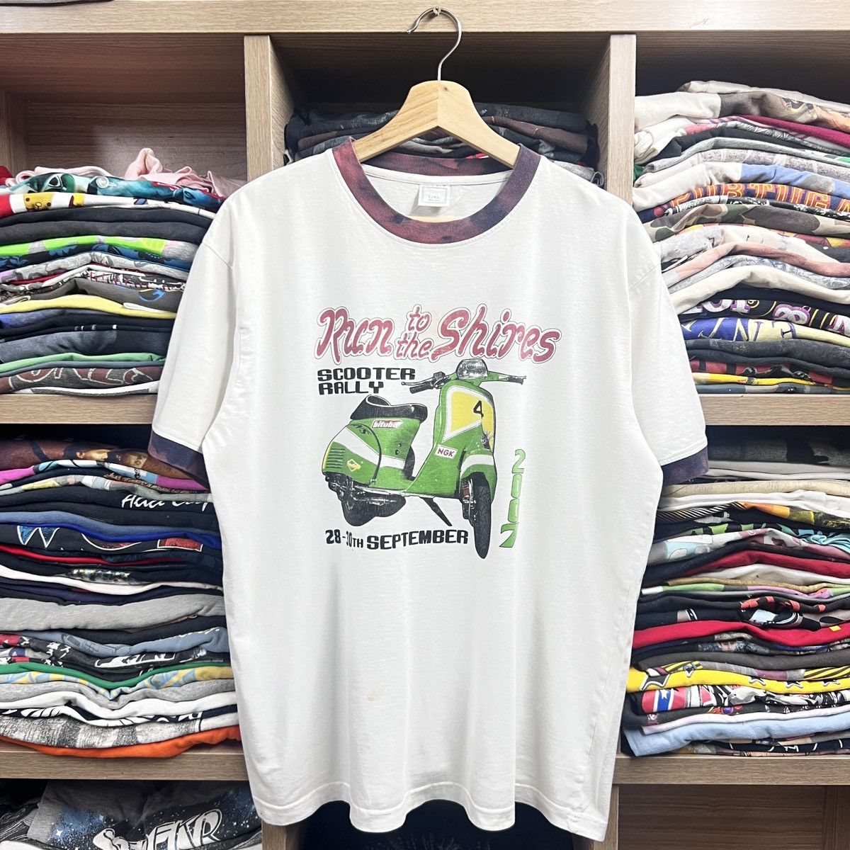 Vintage VINTAGE SUPER RARE VESPA RUN TO THE SHIRE TEE Size US L / EU 52-54 / 3 - 1 Thumbnail