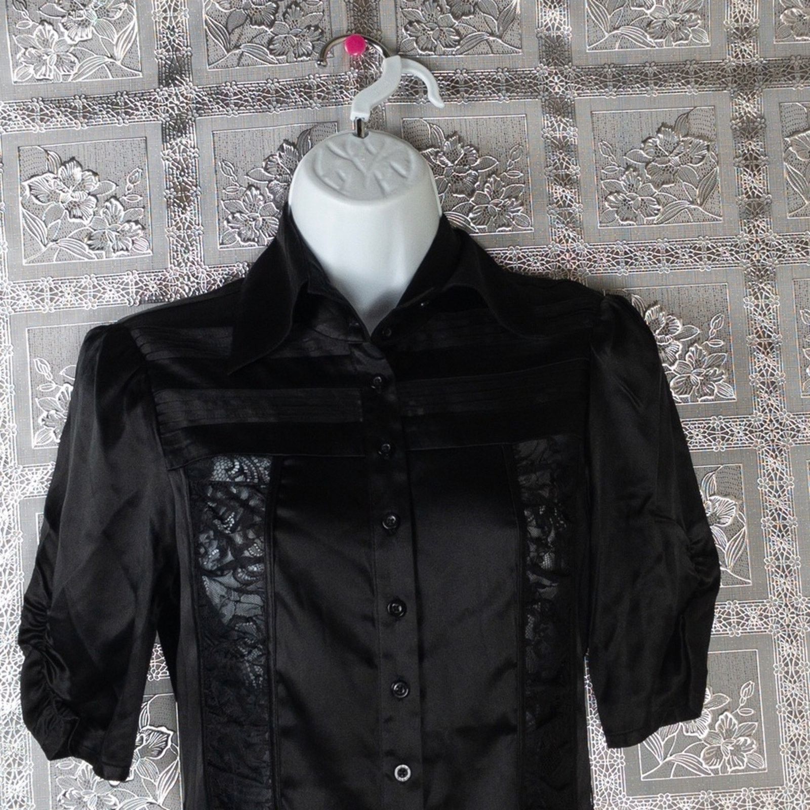 Bebe NWT Bebe Black Silk Floral Button Down Shirt Size XS / US 0-2 / IT 36-38 - 3 Thumbnail