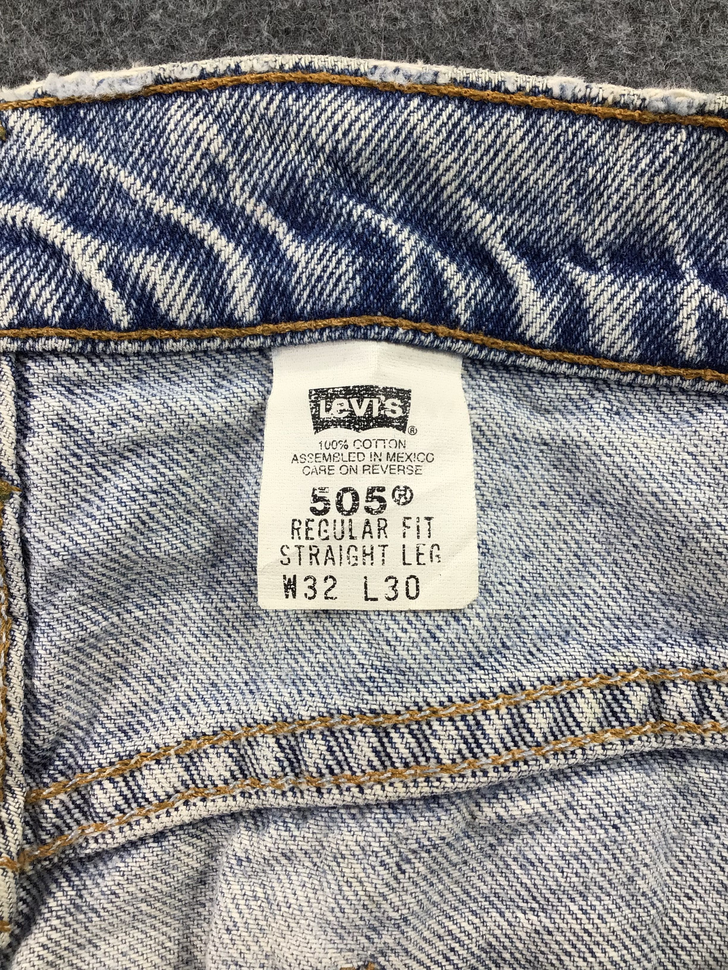 Vintage Levi\'s 505 Jeans Orange Tab Distressed Denim KJ240