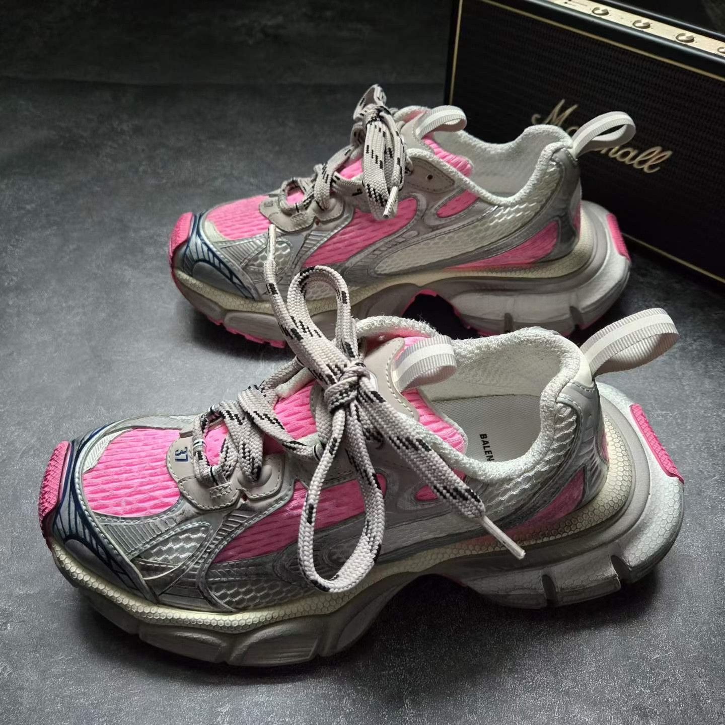 Balenciaga Balenciaga Pink Lowtop Sneakers XXXL Women Size US 8 / IT 38 - 1 Thumbnail