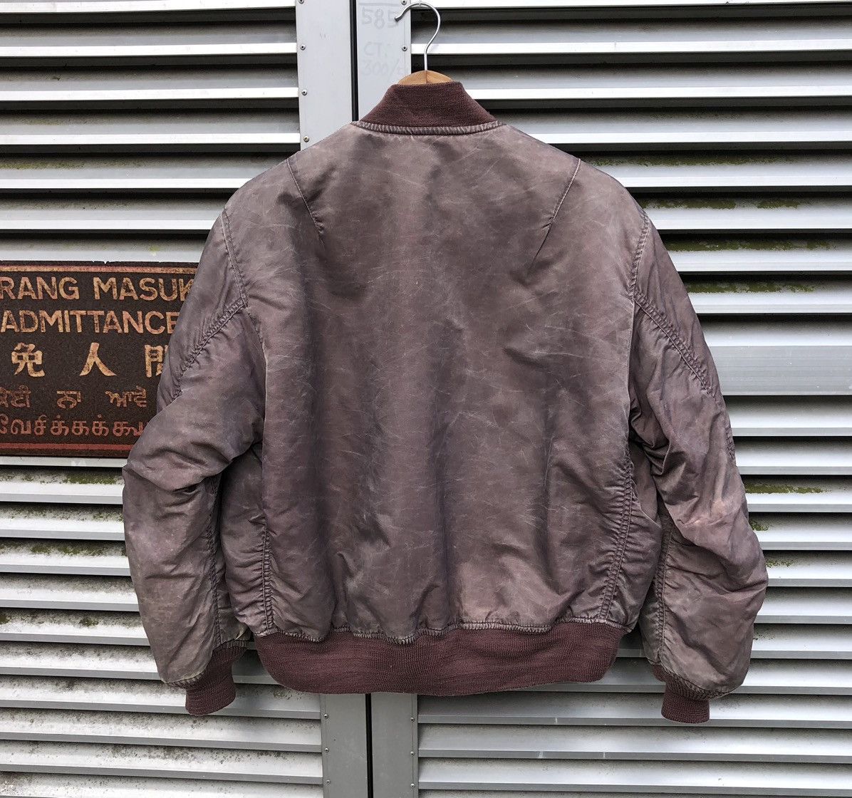 Vintage Vintage Sun Faded Ma-1 Bomber Jacket By Unique Size US M / EU 48-50 / 2 - 12 Thumbnail