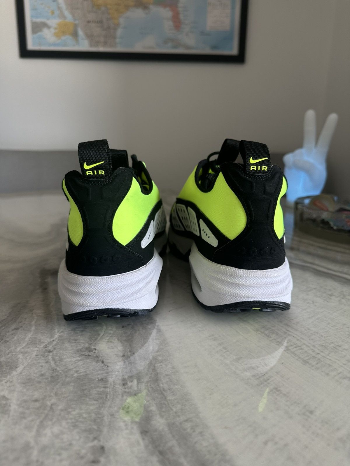 Nike Nike Air Max SNDR Women’s Sneakers in Volt / Black Size US 9 / IT 39 - 7 Thumbnail