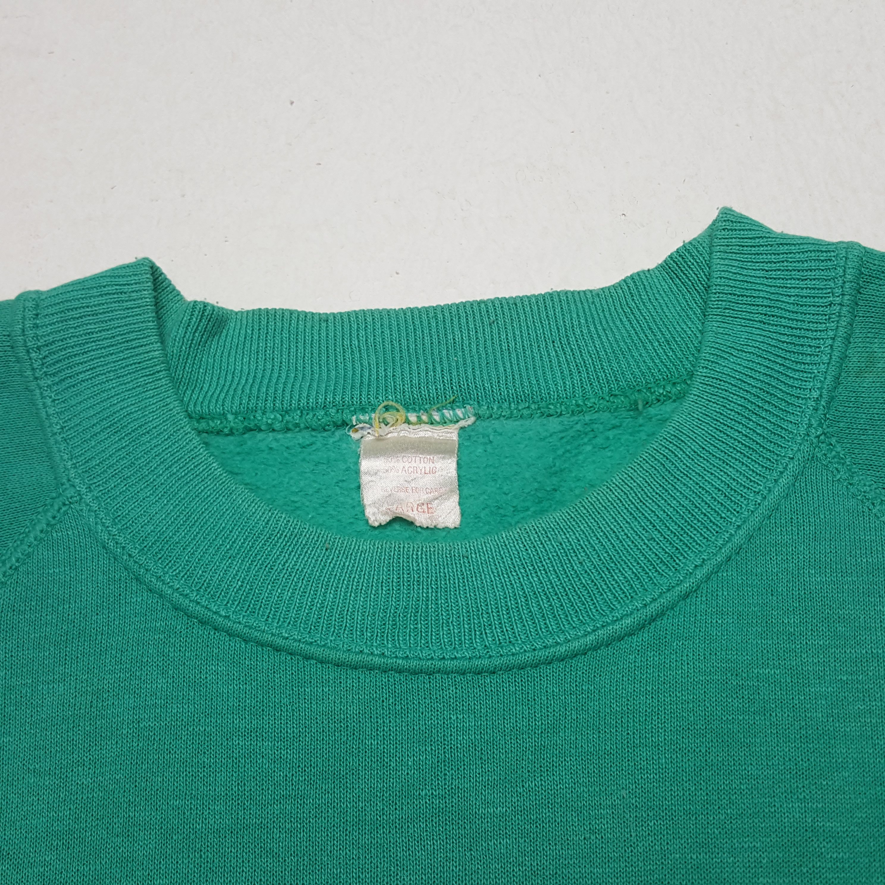 Vintage Vintage 90's Devilspoint American Sport Style Sweatshirt Size US L / EU 52-54 / 3 - 4 Thumbnail