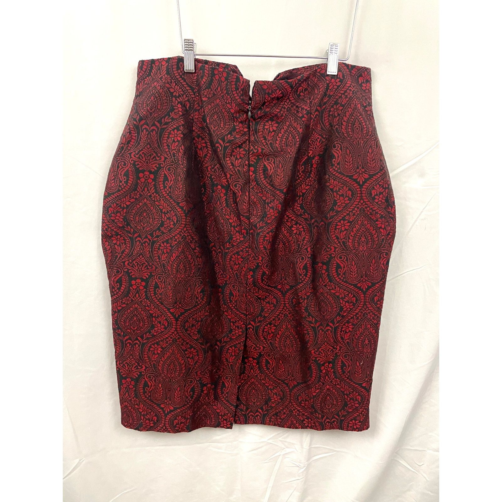Worthington Worthington Red Paisley Pencil Skirt Sz 14 Lined Business Size 36" / US 14 / IT 50 - 2 Thumbnail
