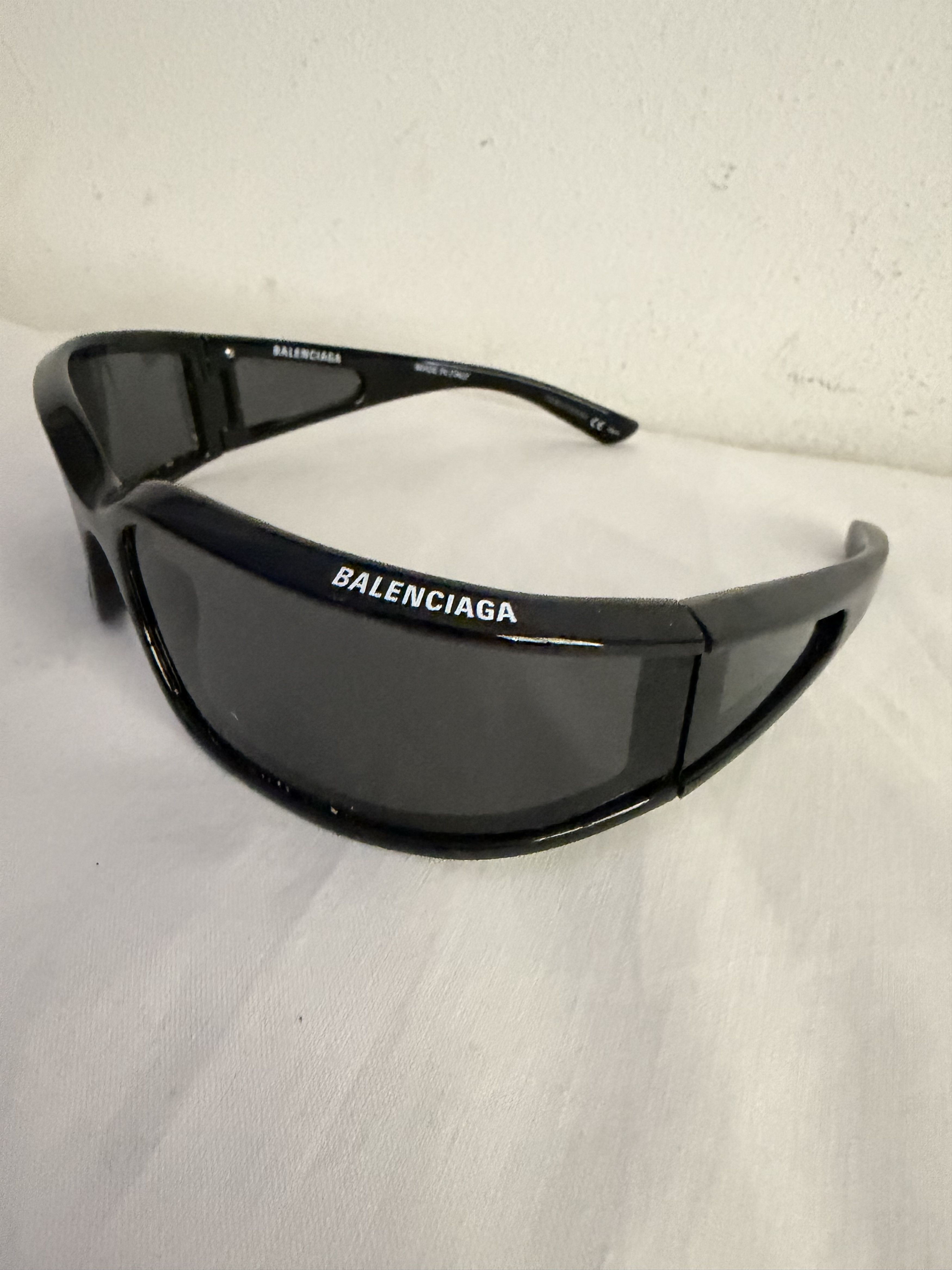 Balenciaga BB0123S Wrap Sunglasses (Color 001) Size ONE SIZE - 5 Thumbnail