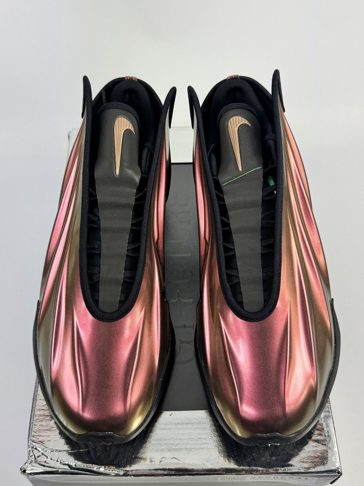 Nike NIKE GT FUTURE METALLIC TED BRONZE Size US 10 / EU 43 - 2 Thumbnail