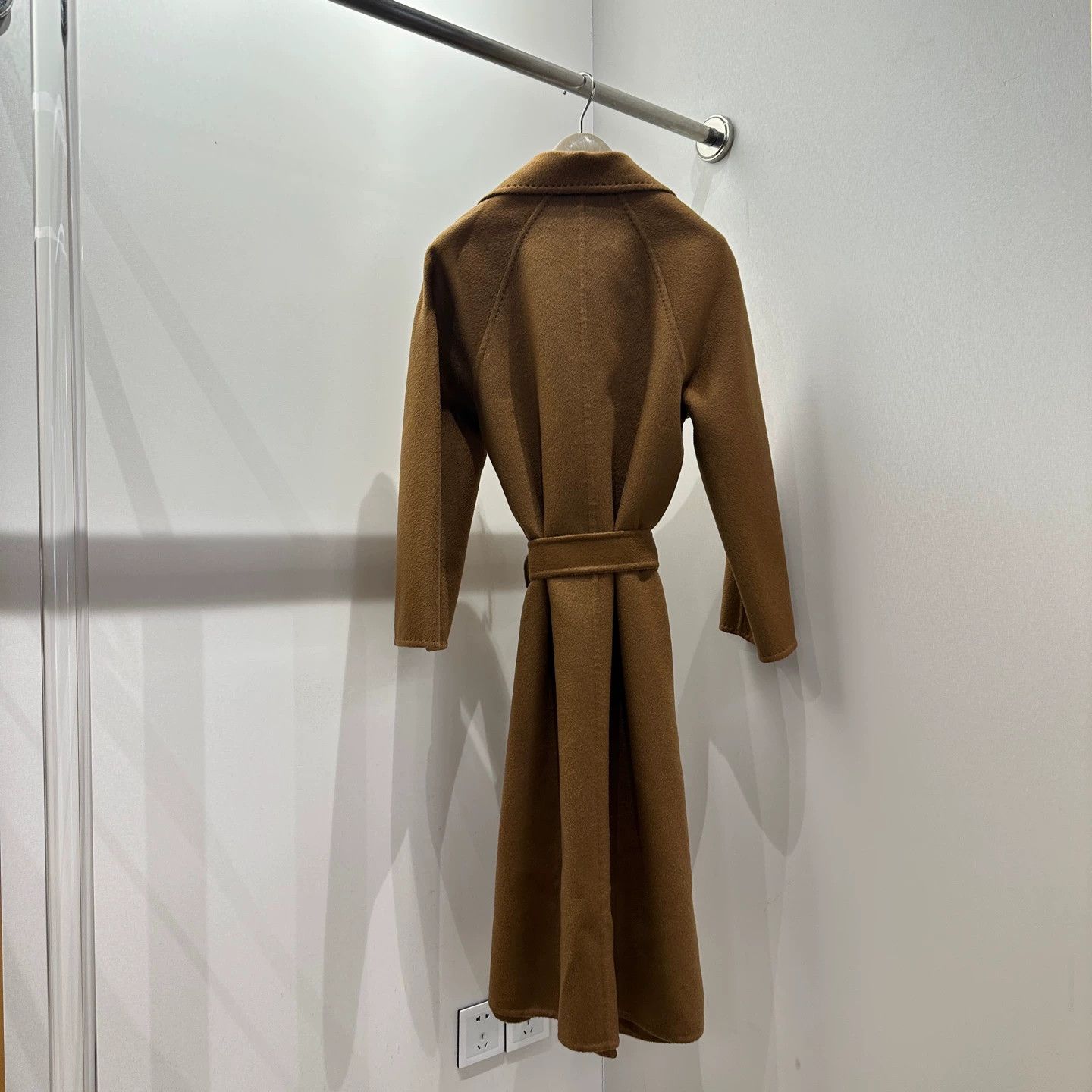 Max Mara Maxmara camel cashmere belted coat size 32 Size XS / US 0-2 / IT 36-38 - 2 Thumbnail