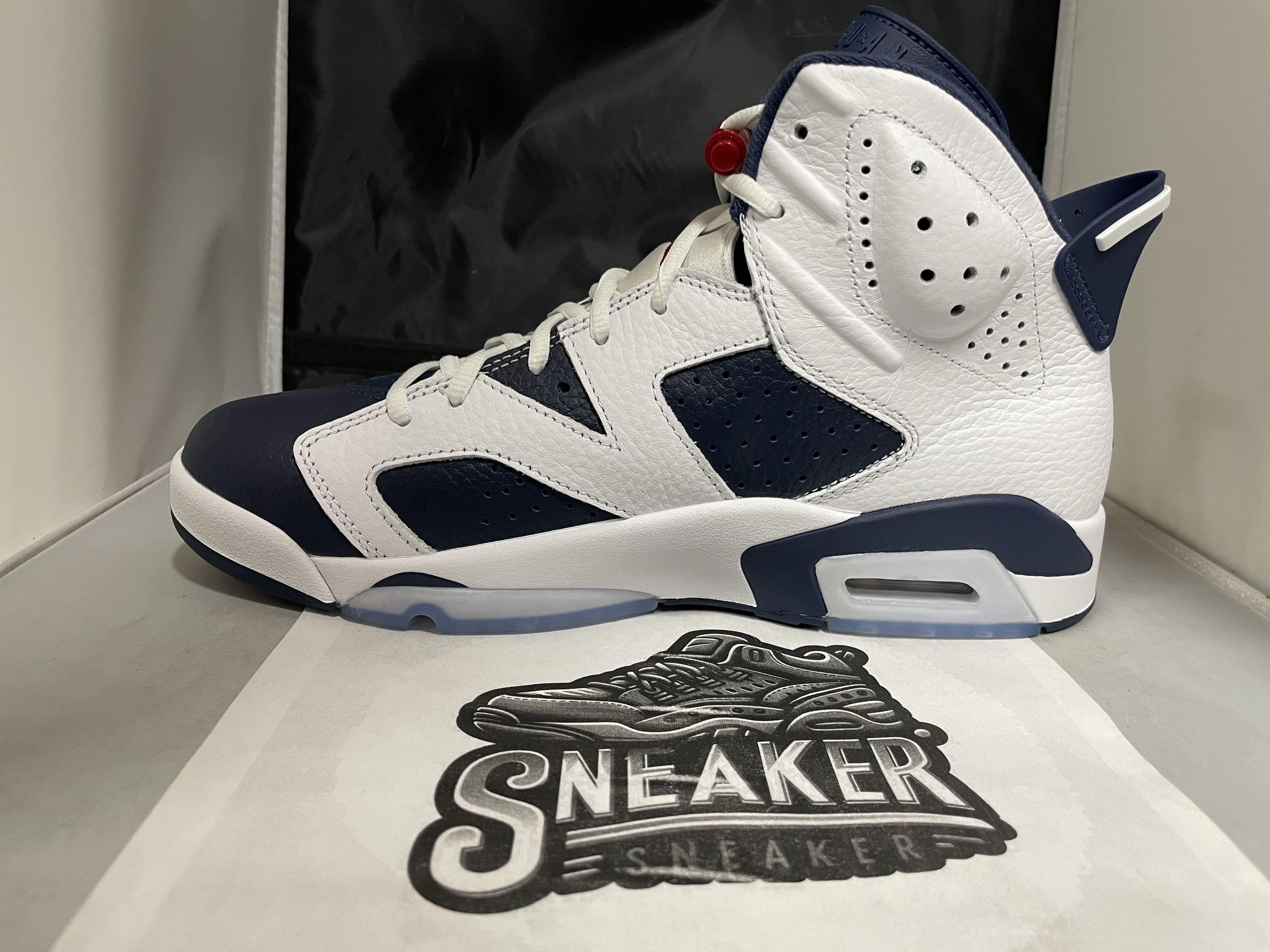 Jordan Brand Air Jordan 6 Retro 'White/Varsity Red' CT8529 164 Size US 7 / EU 40 - 2 Thumbnail