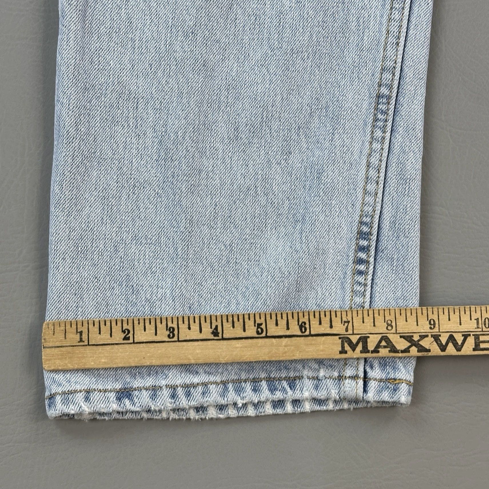 Levi's VINTAGE Levi's 505 Jeans Mens 36x29 Blue Light Wash Denim Regular Fit Skate 90s USA Jeans Mens Size US 36 / EU 52 - 4 Thumbnail