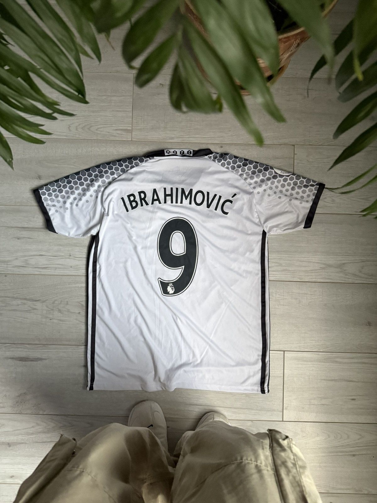 Adidas Vintage Soccer Jersey Manchester United Ibragimovic shirt Size US S / EU 44-46 / 1 - 6 Thumbnail
