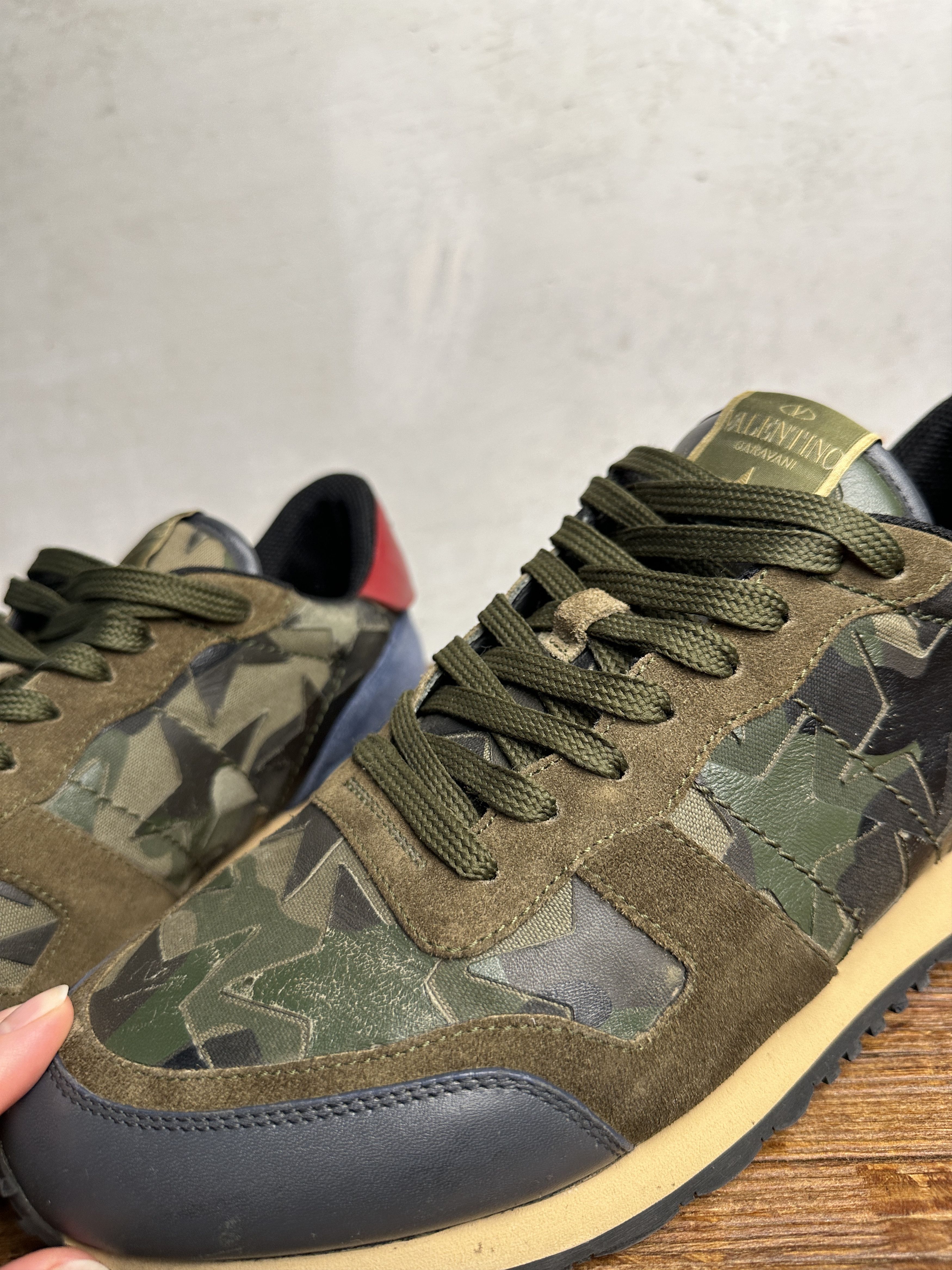 Valentino VALENTINO Star Camo Rockstud Sneakers Khaki Size US 10 / EU 43 - 6 Thumbnail