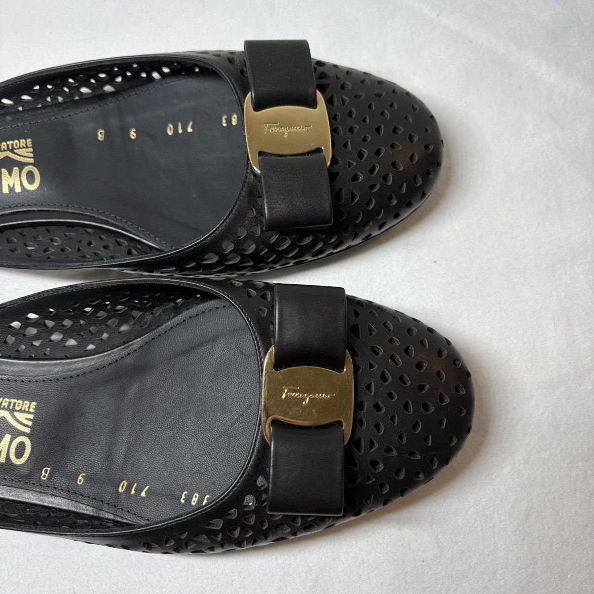 Salvatore Ferragamo AUTHENTIC Salvatore Ferragamo Black Flats Size US 9 / IT 39 - 6 Thumbnail