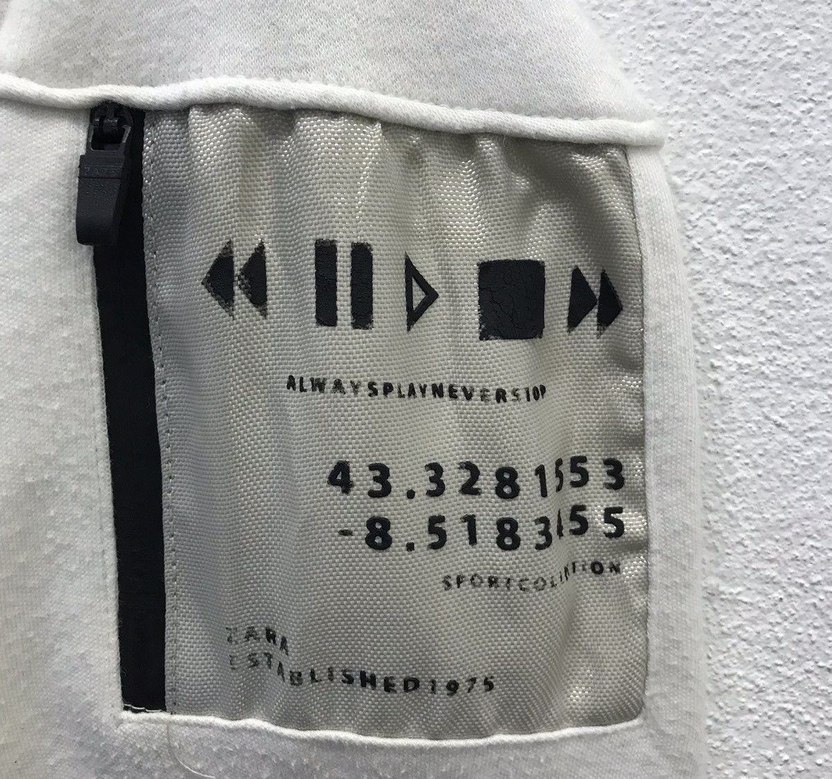 Zara ZARA x Hoodie always play never stop Size US M / EU 48-50 / 2 - 8 Thumbnail
