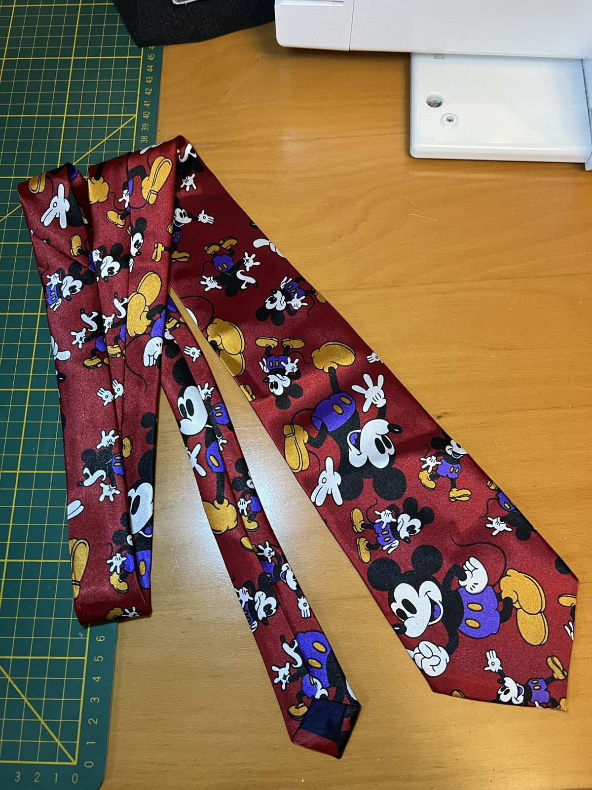 Mickey Mouse Vintage New Old Italian silk Mickey Mouse neck tie Size ONE SIZE - 10 Thumbnail