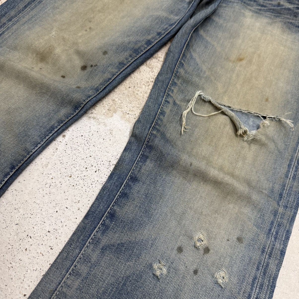 Vanquish Vanquish Muddy Distressed Whisker Denim Pants Size US 31 - 7 Thumbnail