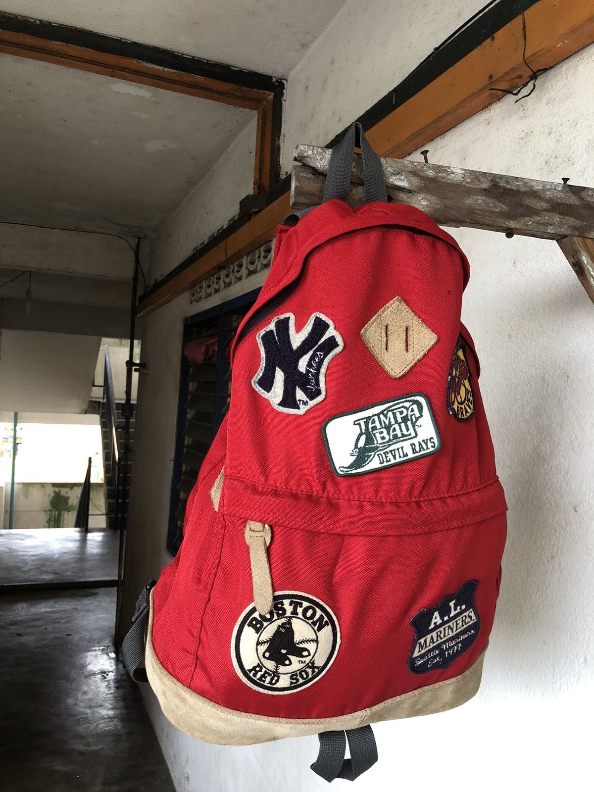 Japanese Brand Rare❗️Vintage MLB x Uniqlo Multi Patches Clup Bag Pack Size ONE SIZE - 2 Thumbnail