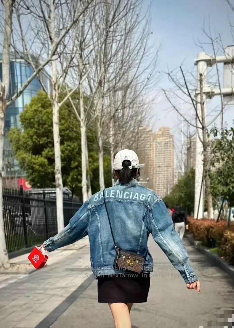 Balenciaga Balenciaga Back Logo Denim Jacket Size US S / EU 44-46 / 1 - 7 Thumbnail