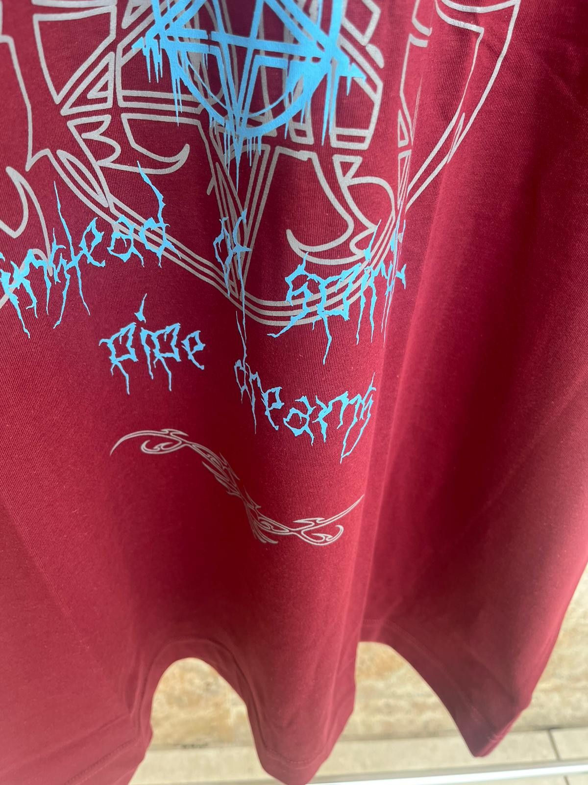 Vetements Vital Existence Logo T-Shirt SS in Bordeaux Size US S / EU 44-46 / 1 - 7 Thumbnail