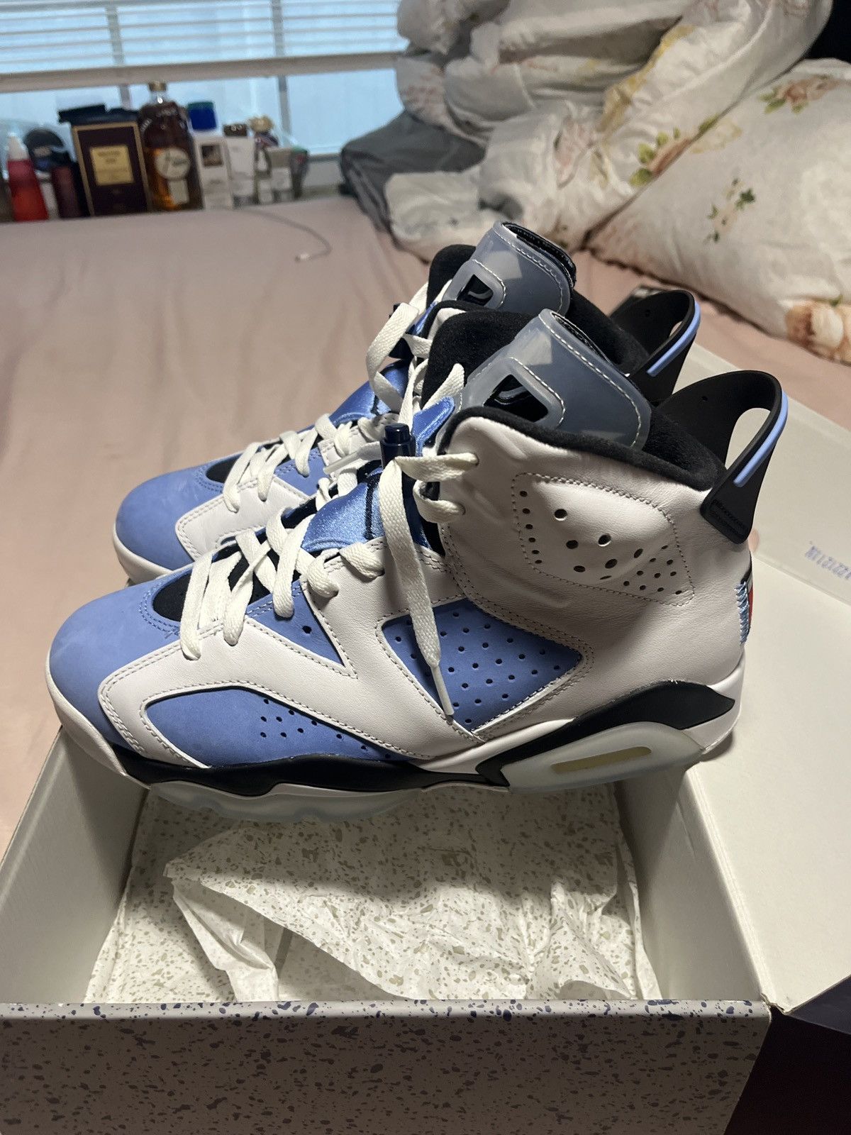 Jordan Brand Jordan 6 UNC blue & white color way Size US 9 / EU 42 - 4 Thumbnail