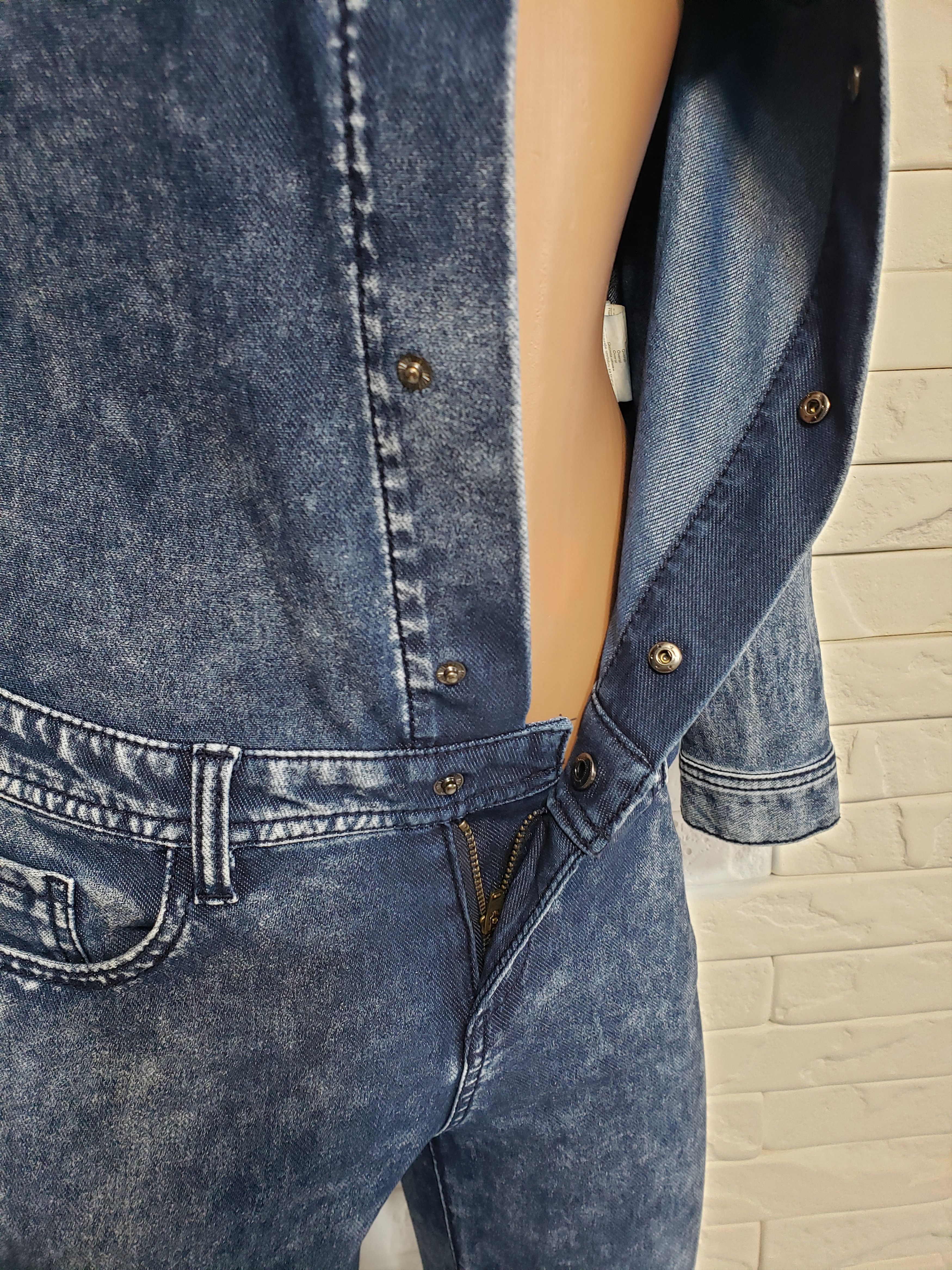 Denim & Co. Women's blue jumpsuit made of wonderful denim. Size 33" - 4 Thumbnail