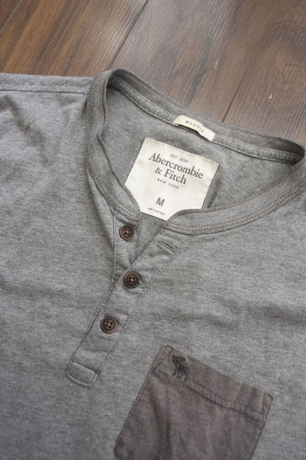 Abercrombie & Fitch Abercrombie & Fitch T Shirt M Pocket Gray Size US M / EU 48-50 / 2 - 2 Thumbnail