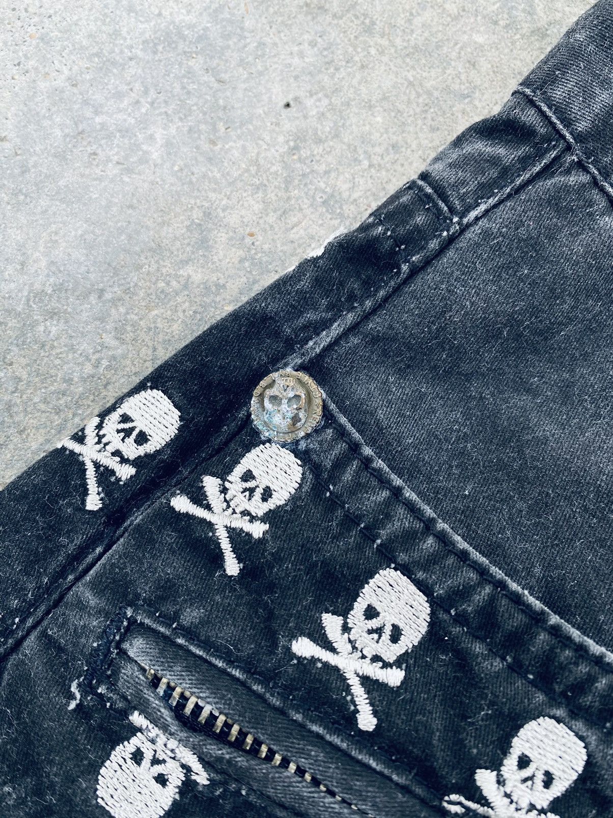 Vintage Vintage Red Pepper Skull Jorts Pants Size US 33 - 14 Thumbnail