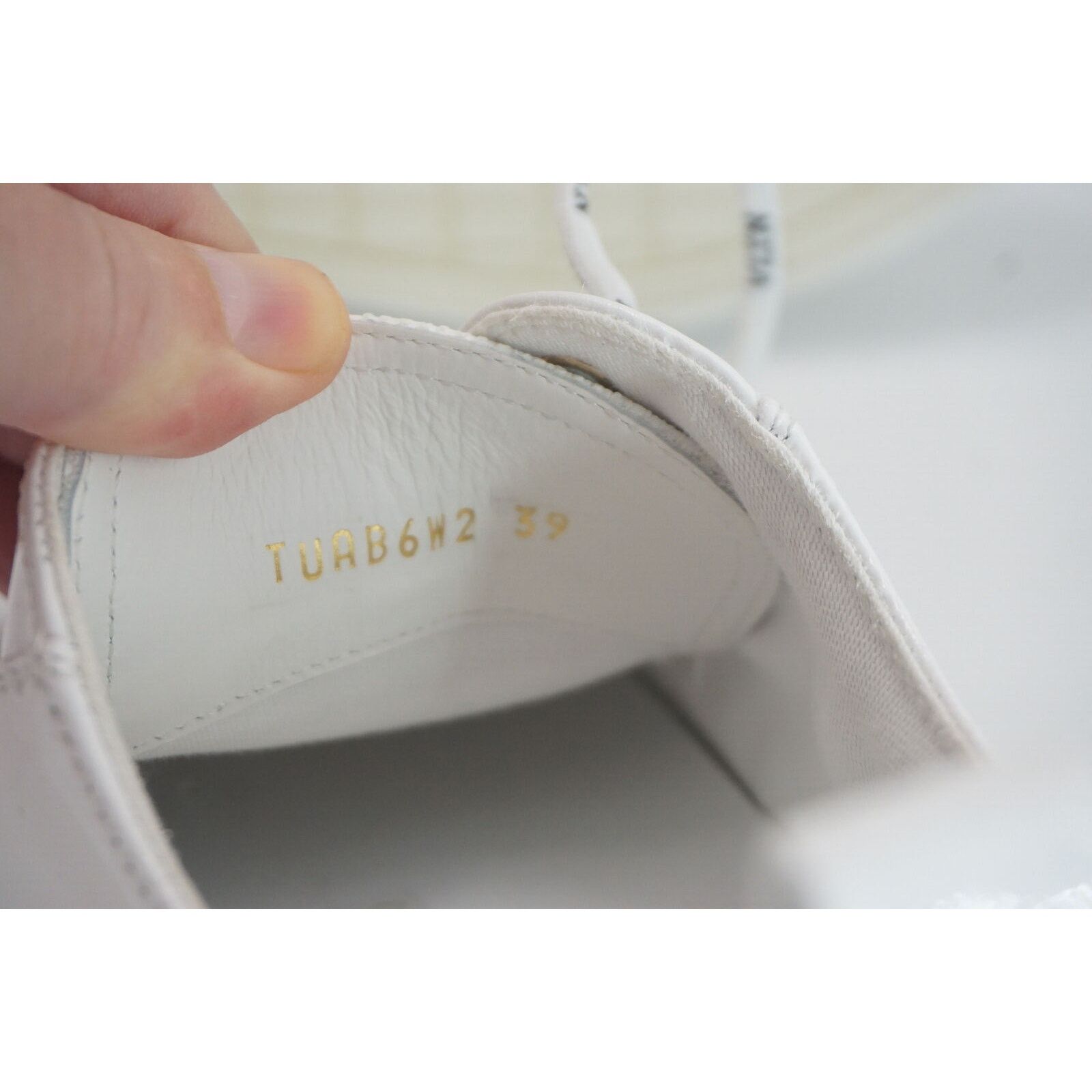 Valentino Valentino Giggies VLTN Logo White Patent Sneaker 39 low top Size US 9 / IT 39 - 11 Thumbnail