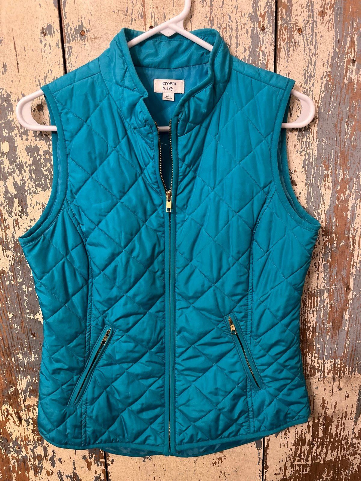 Designer Crown and Ivy lightweight puffer vest, size Small Size S / US 4 / IT 40 - 1 Thumbnail