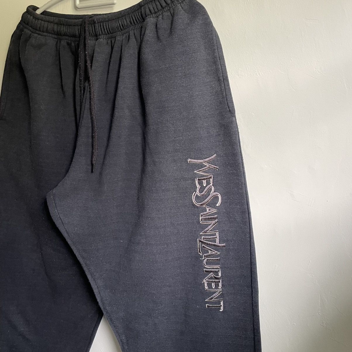 Yves Saint Laurent Embroidery YSL pour homme sweatpants 🍒 Size US 35 - 2 Thumbnail