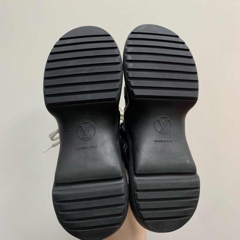 Louis Vuitton Louis Vuitton Black and White Sneakers - Size US 7.5 / EU 40-41 - 4 Thumbnail