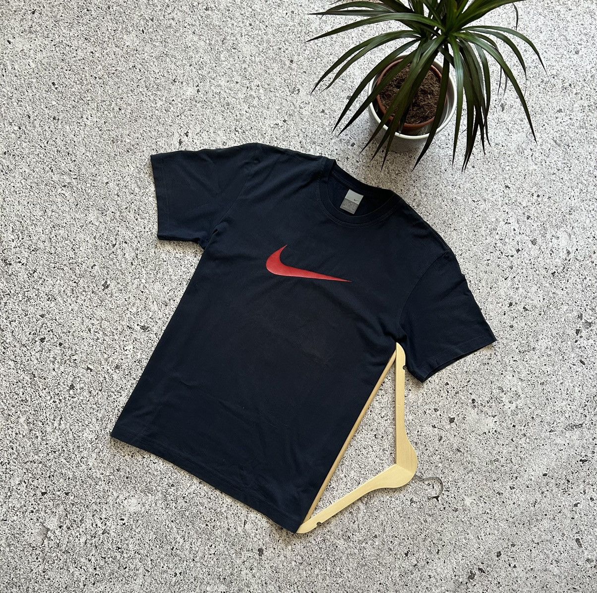 Nike × Vintage 🇺🇸 Vintage 90s Nike Swoosh T-shirt Made In USA Y2K Hype Size US L / EU 52-54 / 3 - 1 Thumbnail