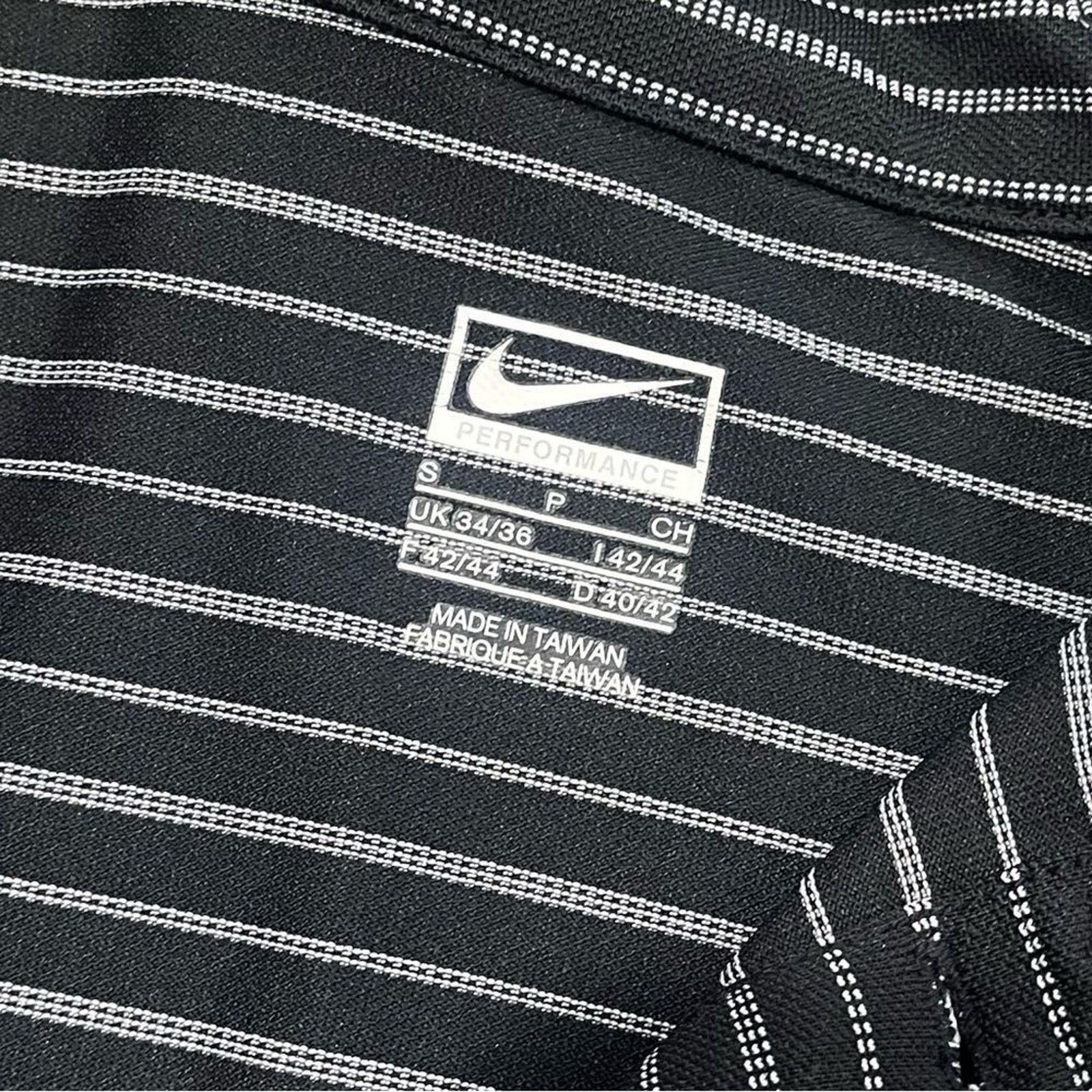 Nike Nike Mens Polo Shirt Short Sleeve Striped Henley Collared S Size US S / EU 44-46 / 1 - 2 Thumbnail