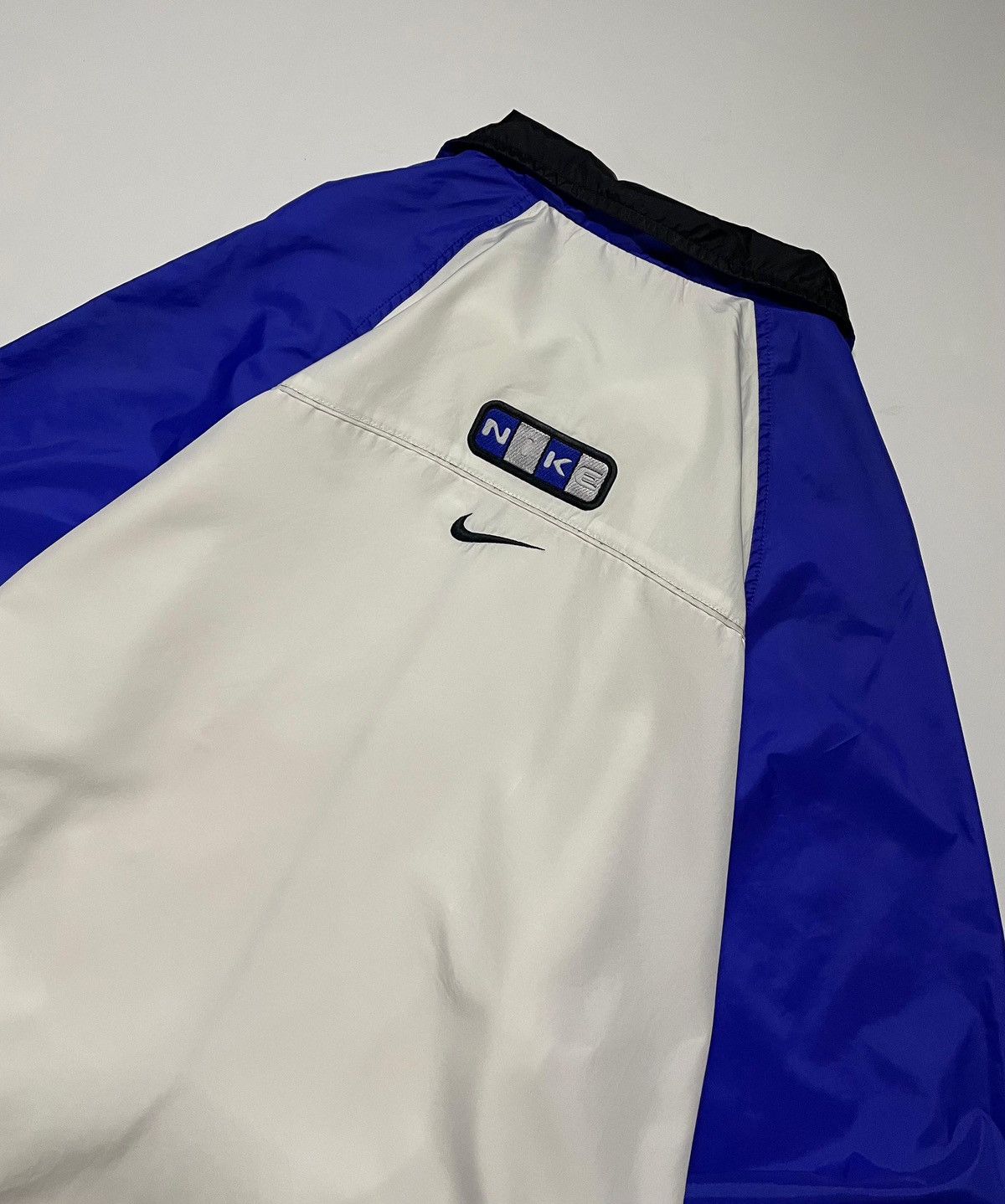 Nike Nike logo center embroidered sportwear windbreaker jacket Size US L / EU 52-54 / 3 - 2 Thumbnail